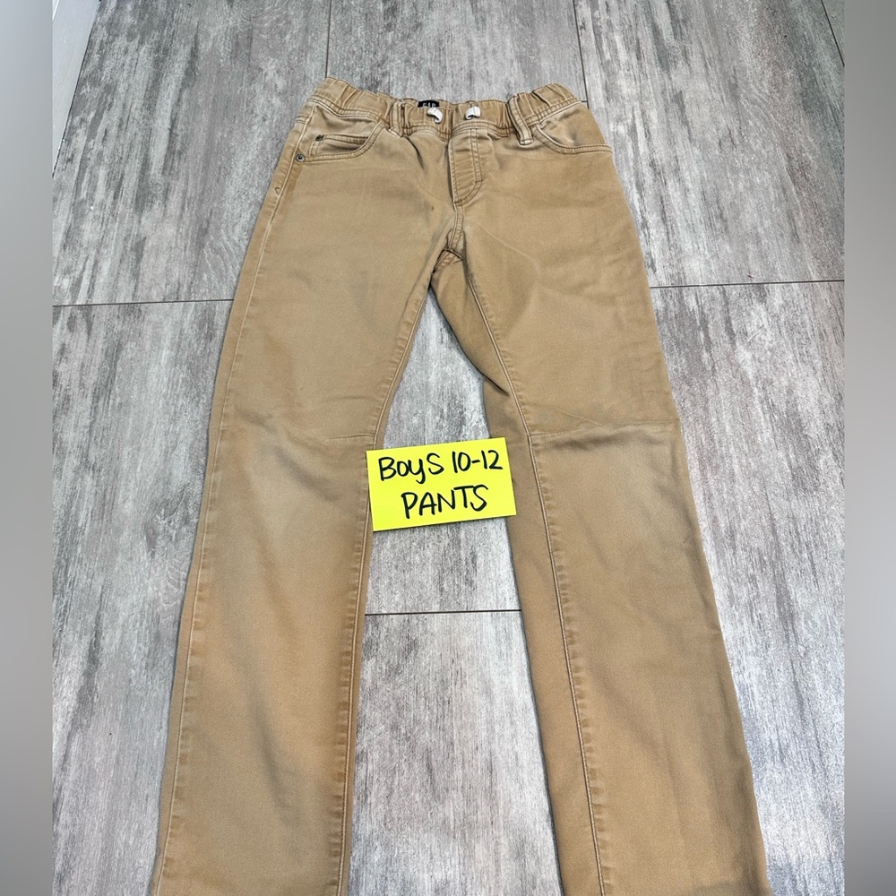 Boys Gap Khaki pants- size large